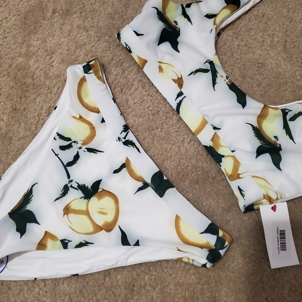 Dippin Daisy | Lemon Highwaist Bikini - Picture 3 of 10